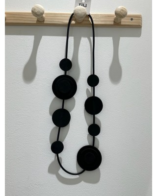 Collana di gomma lunga