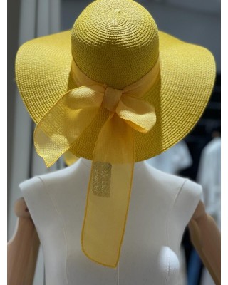 Cappello in paglia con fiocco