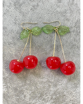 Orecchino ciliegia con foglie