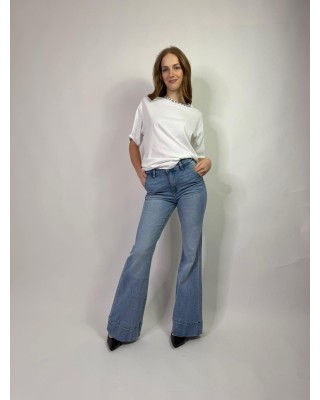 Jeans a zampa con finto...