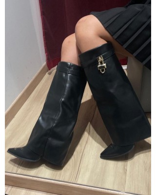 STIVALE MANTELLA CON LUCCHETTO